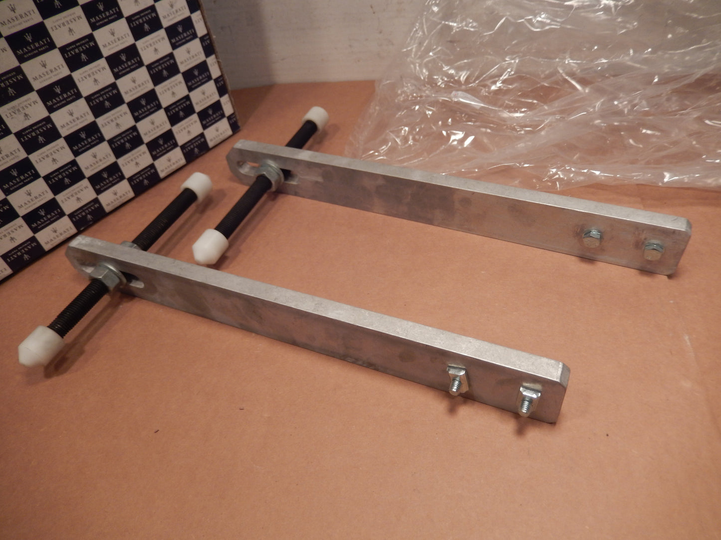 Maserati Quattroporte Lower Lever Support System Assembly # 90000366