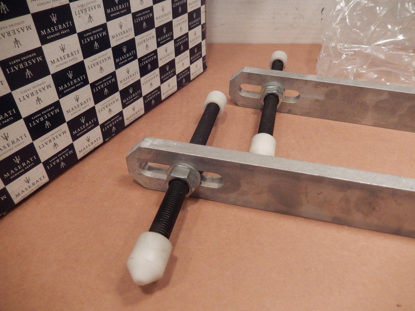 Maserati Quattroporte Lower Lever Support System Assembly # 90000366