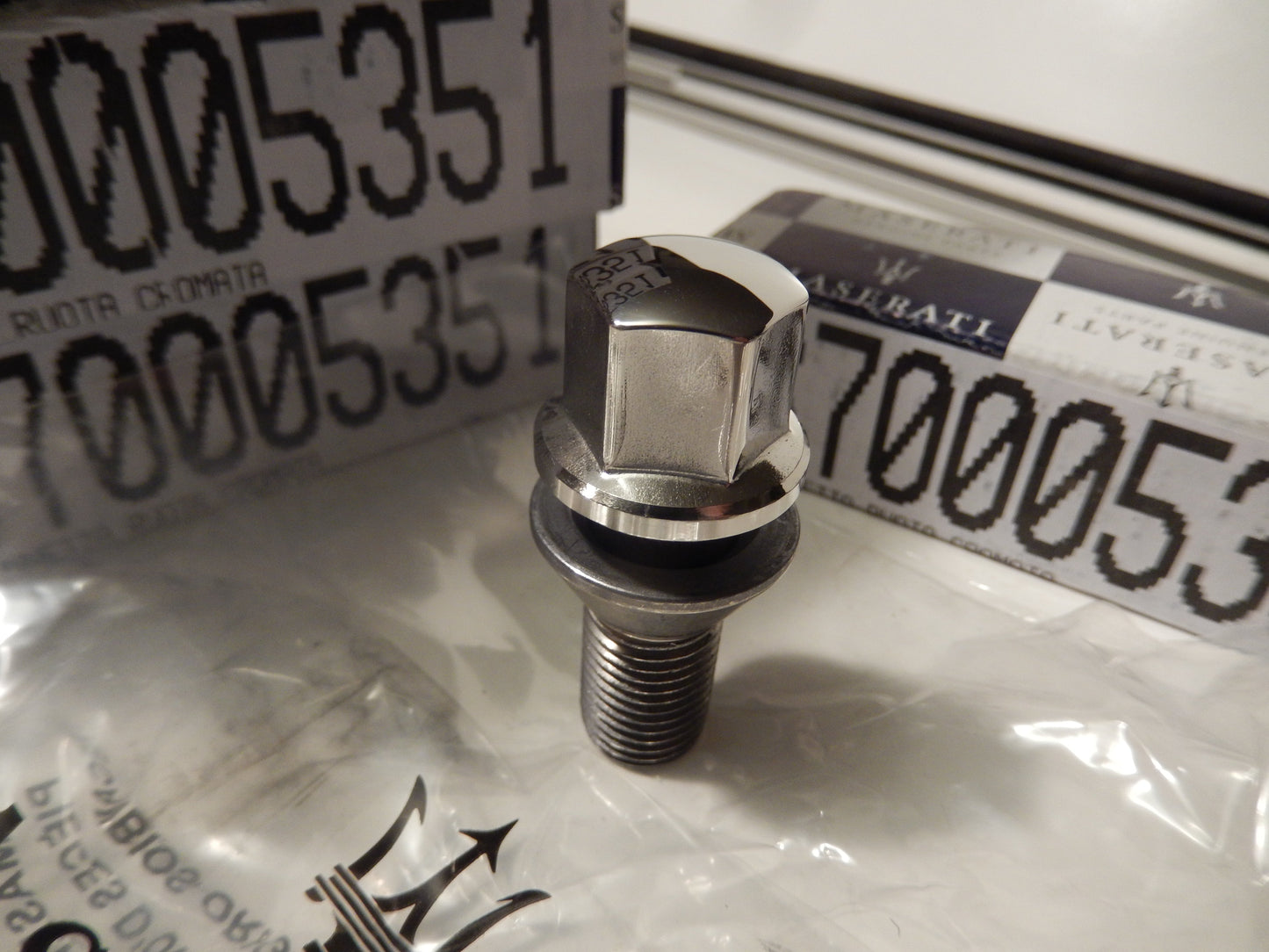 Maserati Quattroporte Ghibli 2014 - 18 NEW Set of Five Polished Lug Nuts # 670005351