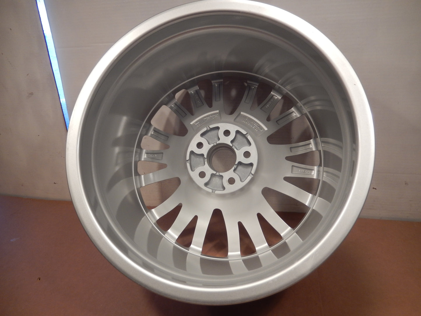 Maserati New Rear Wheel Quattroporte  # 670013452