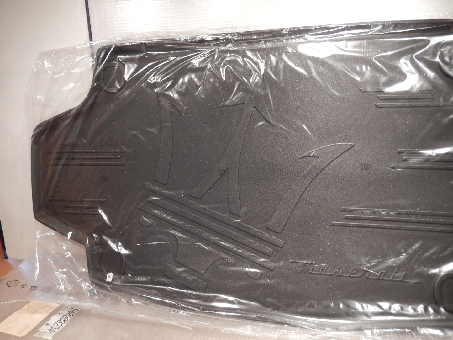 Maserati Quattroporte M-139 05 - 08 Trunk / Boot LUGGAGE PAD # 940000294