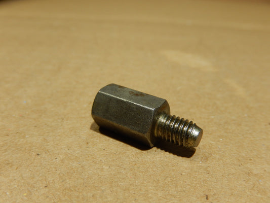 Maserati Quattroporte 4.9 Engine Valve Cover Riser Nut