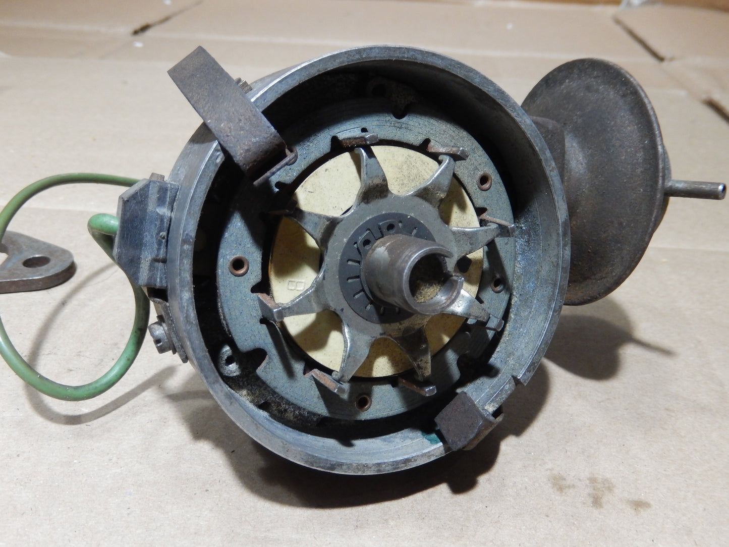 Maserati 4.9 Engine Distributor