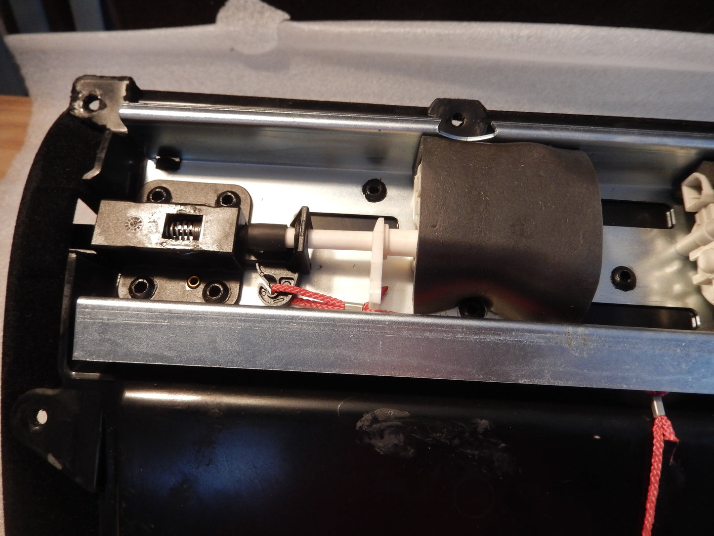 Maserati Quattroporte Glove Box Liner and Lock Mechanism