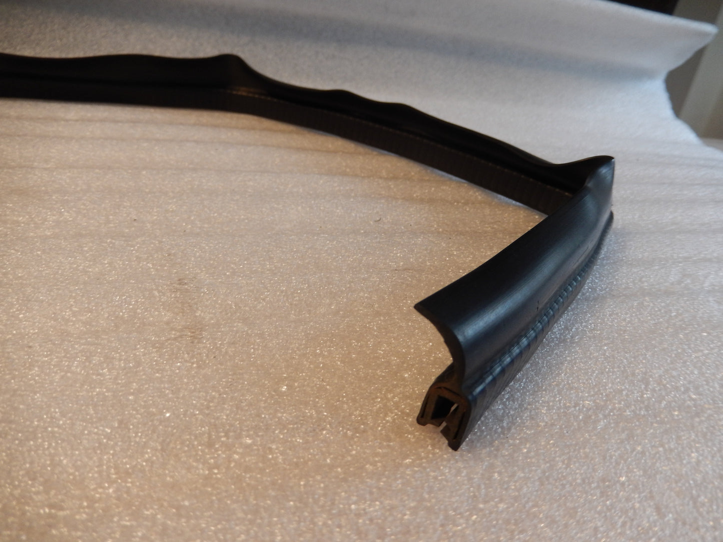 Maserati Quattroporte Front Induction Cowl Seal