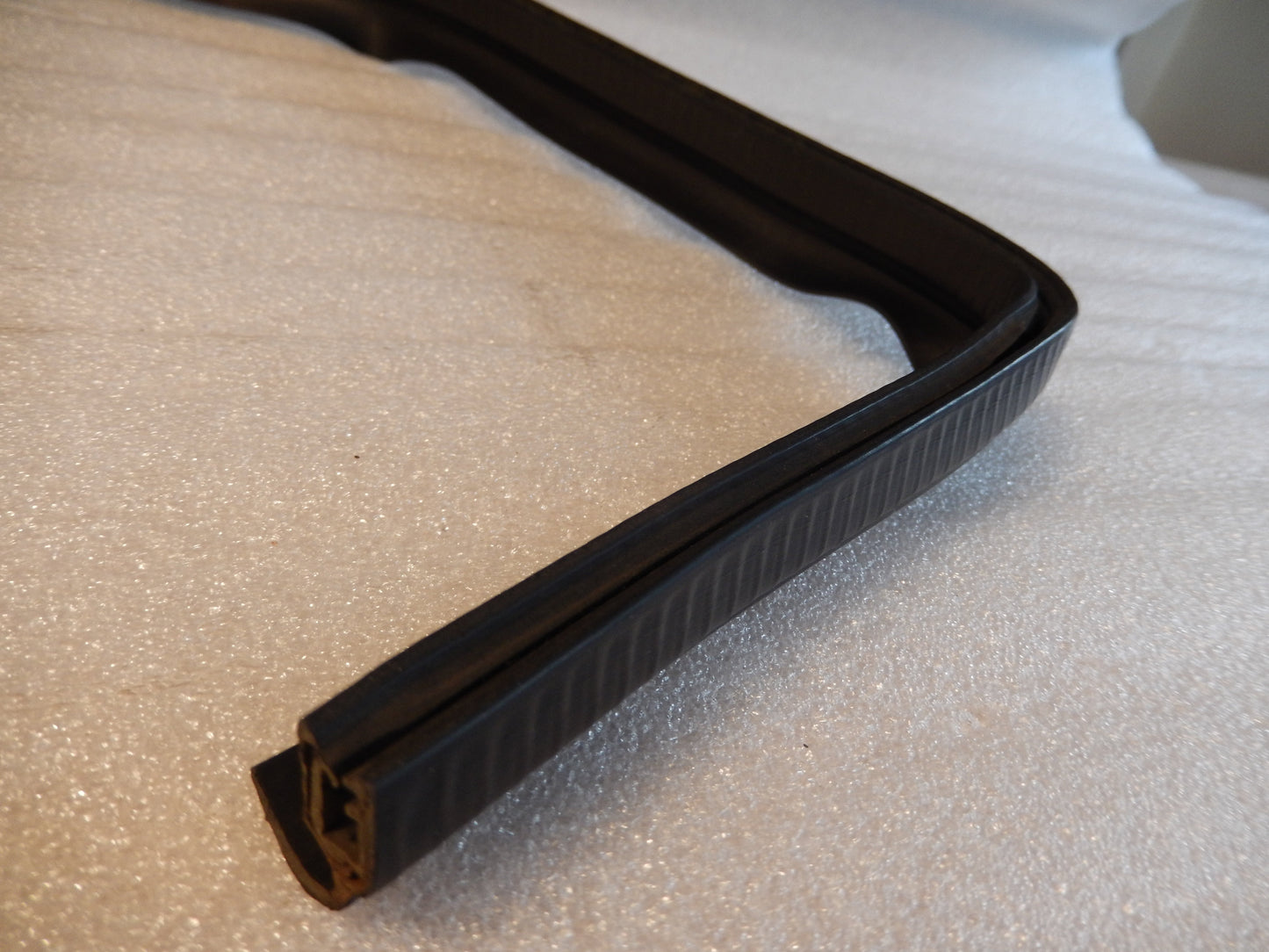 Maserati Quattroporte Front Induction Cowl Seal