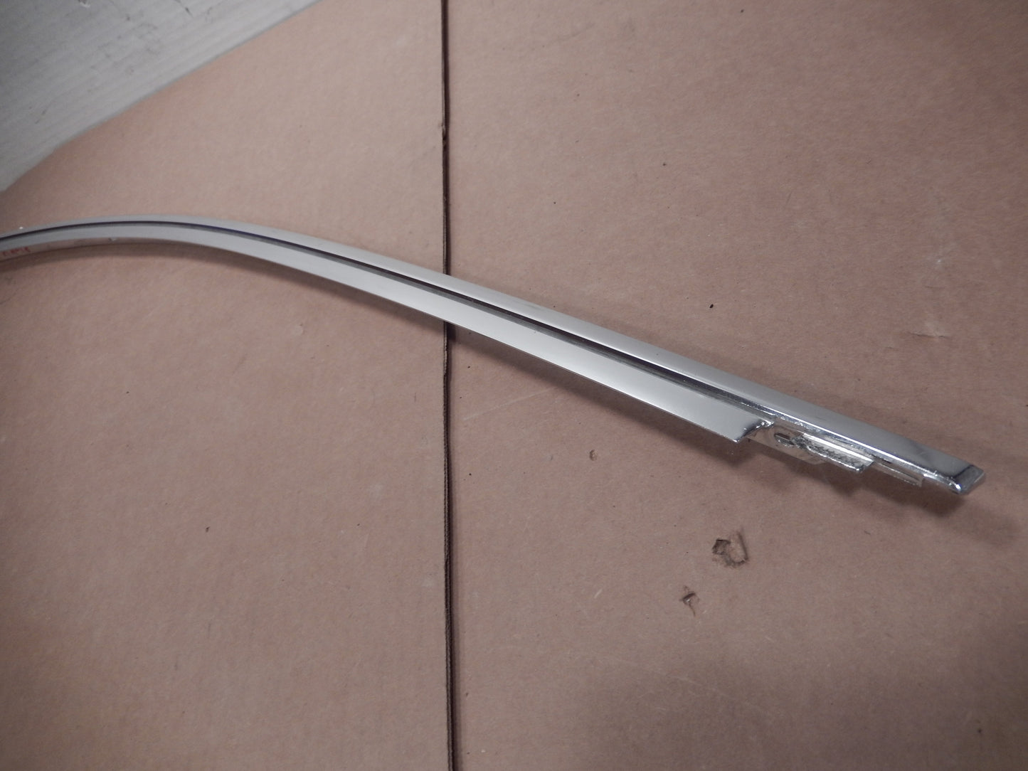 Maserati Quattroporte Front Driver Exerior Door Frame Trim