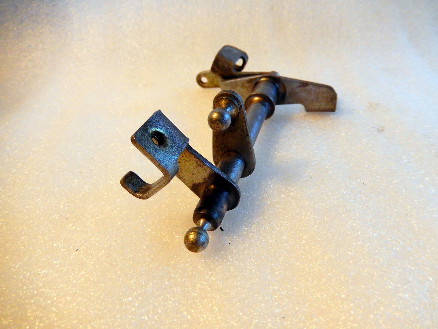 Datsun 240Z Throttle Mid Shaft