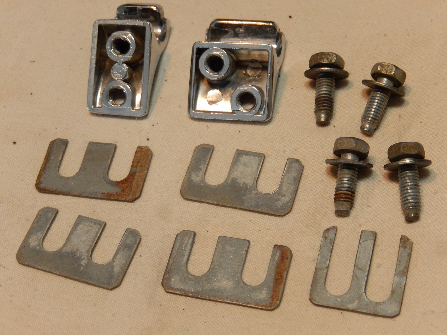 Datsun 280ZX T-Roof Glass Panel Pin Hooks