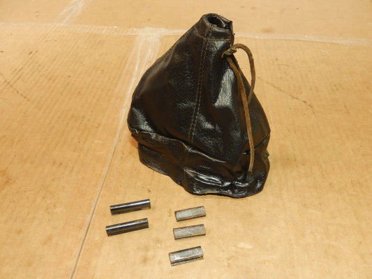 Datsun 240Z - 280Z - 280ZX Shift Boot + Boot Clips