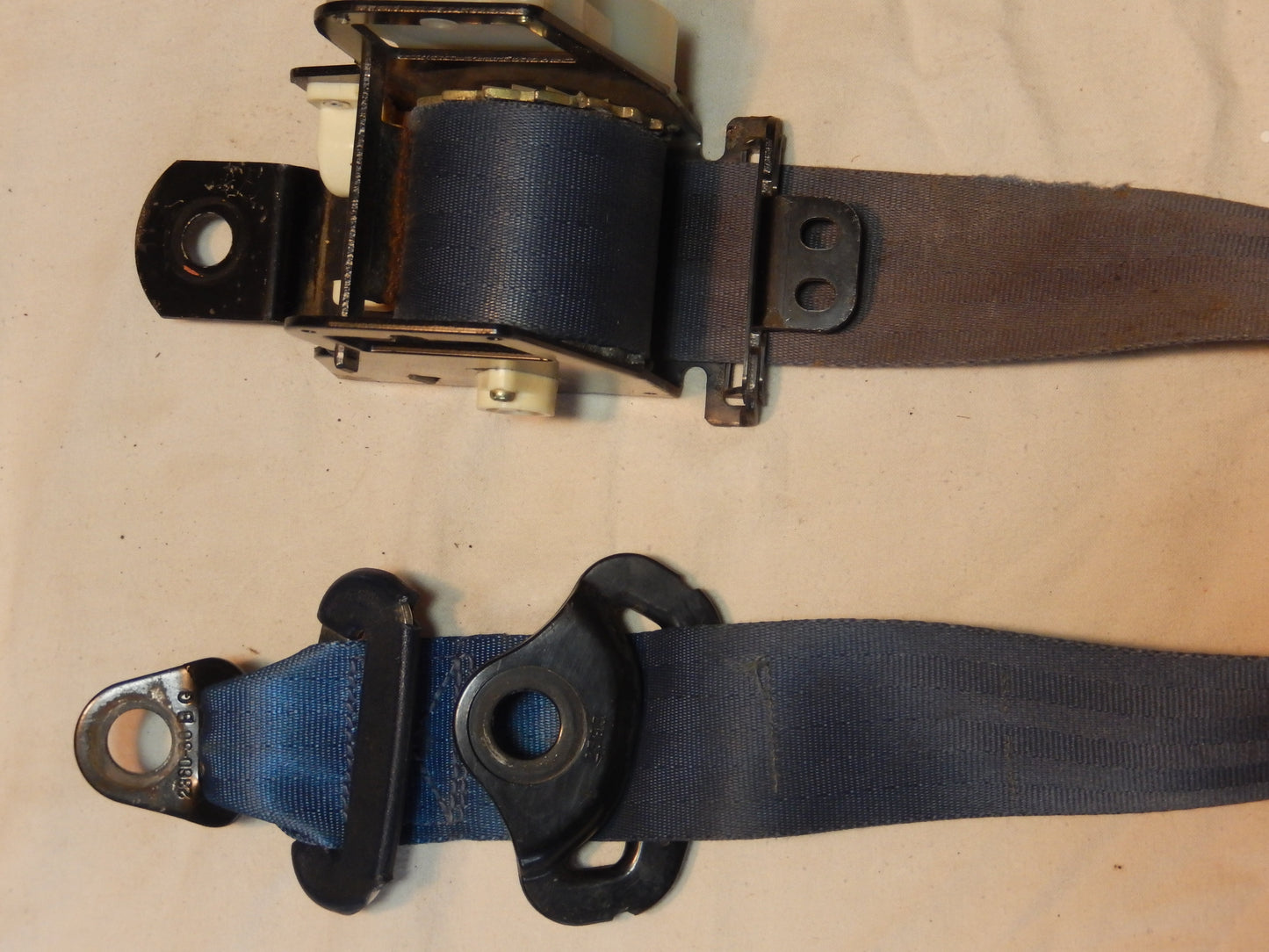 Datsun 280ZX Drivers Seat Belt Mechanism