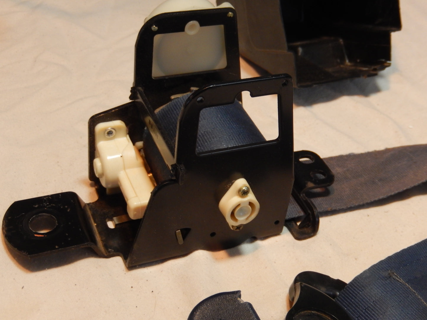 Datsun 280ZX Drivers Seat Belt Mechanism