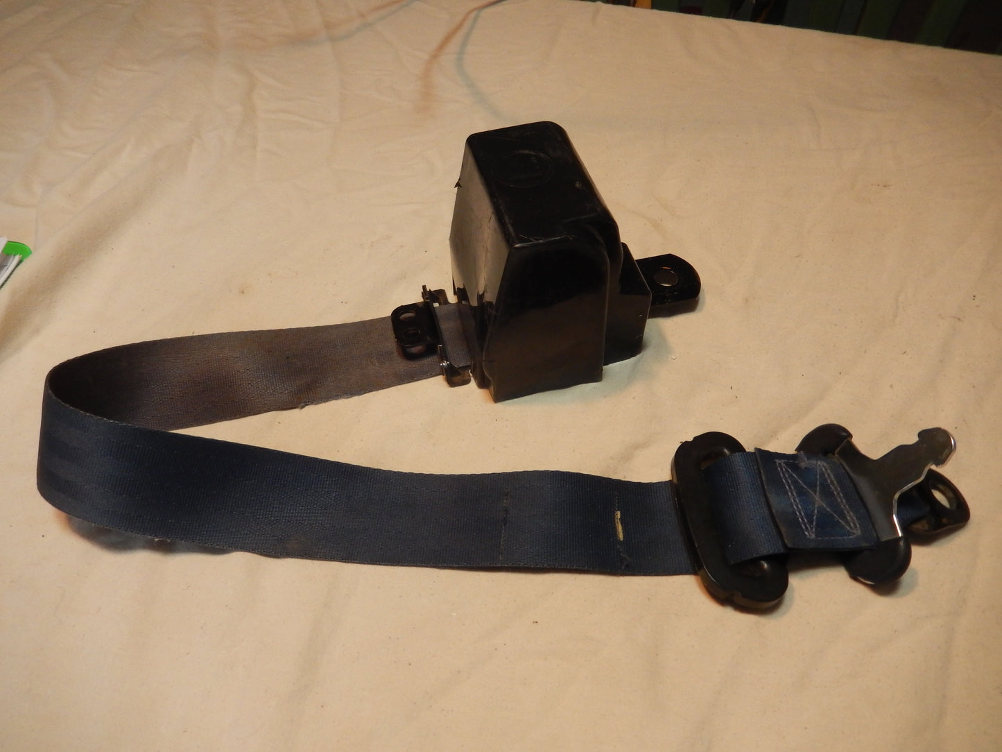 Datsun 280ZX Drivers Seat Belt Mechanism
