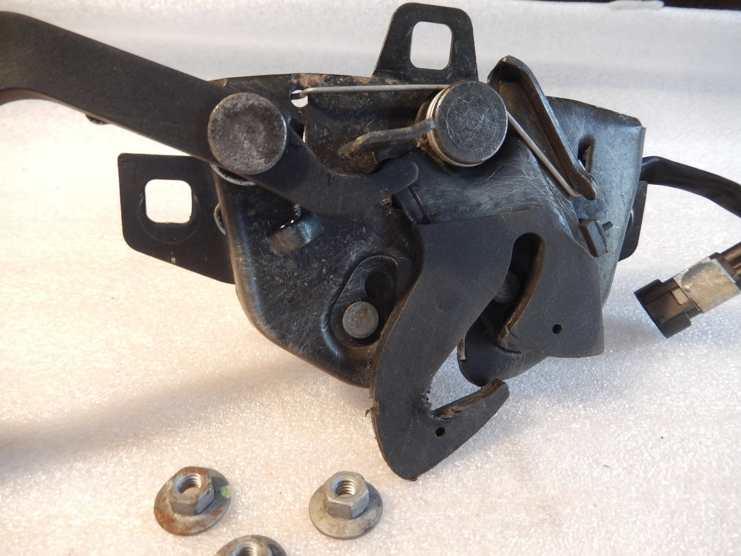 Maserati Quattroporte Hood Release Mechanism