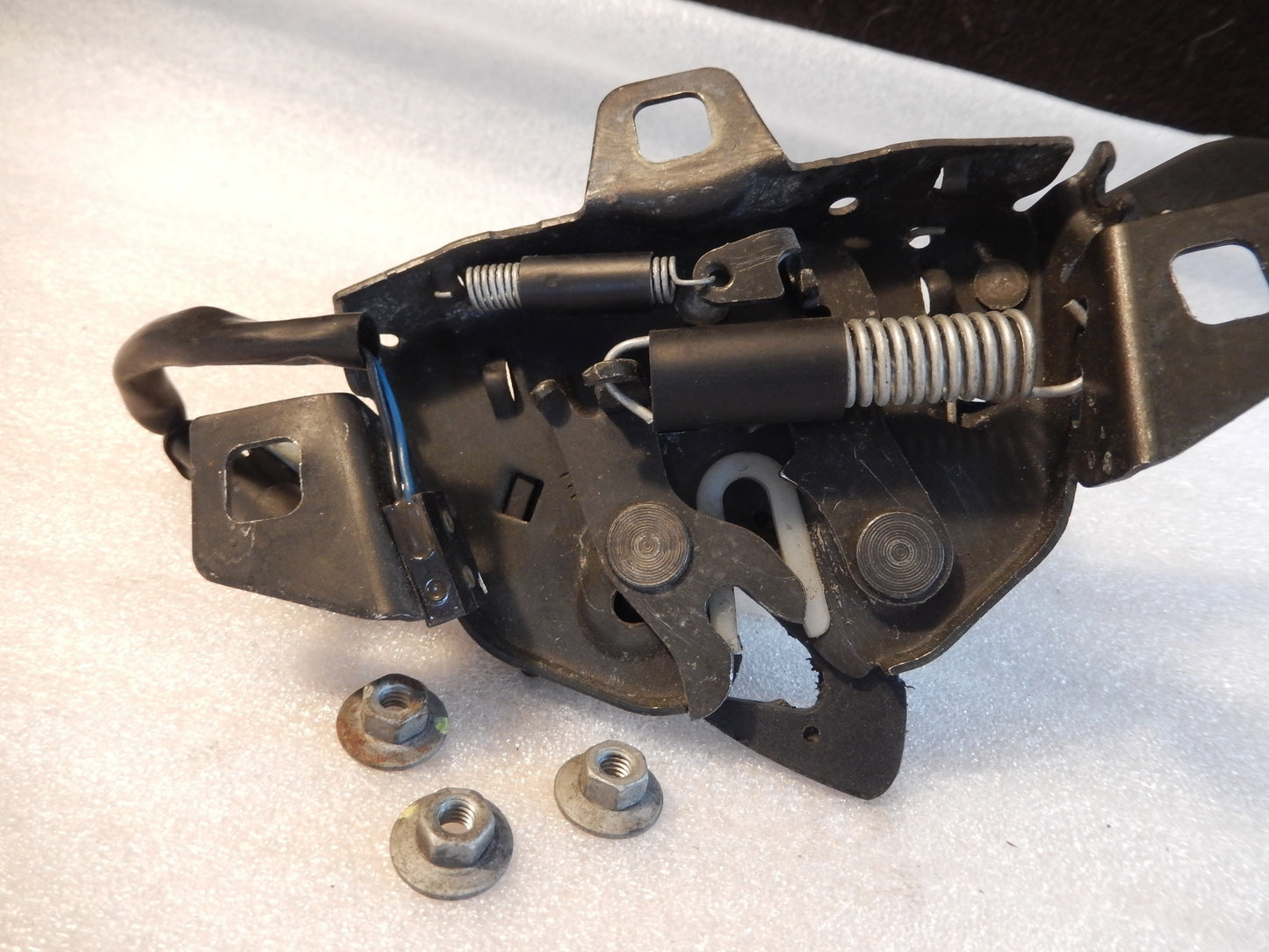 Maserati Quattroporte Hood Release Mechanism