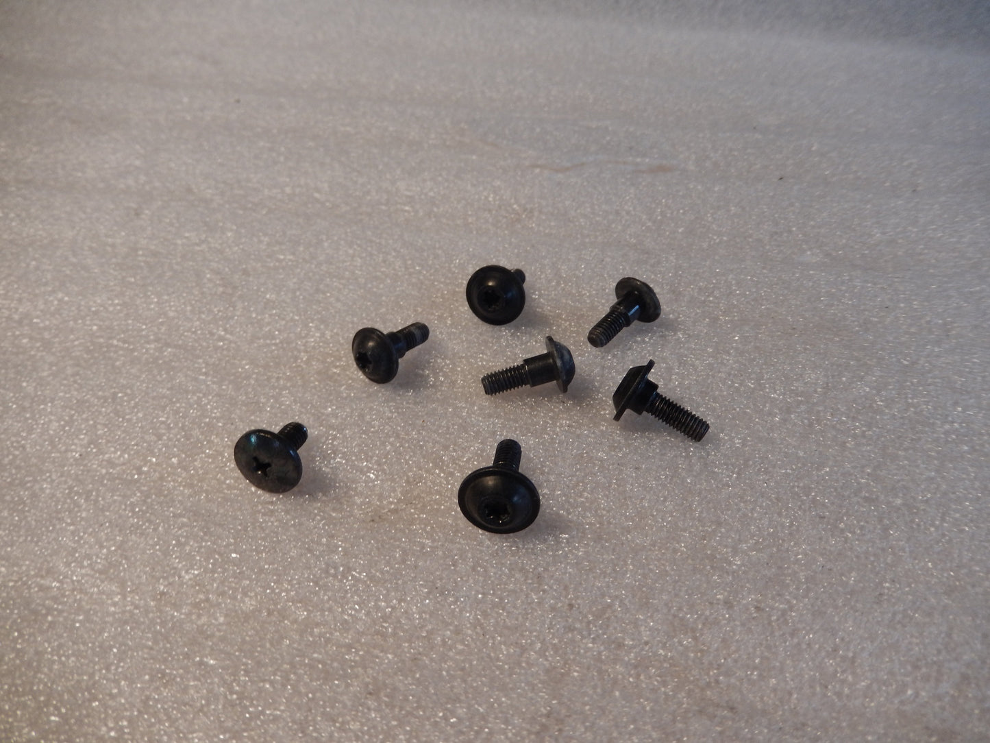 Maserati Quattroporte Front Grill Fastener Set