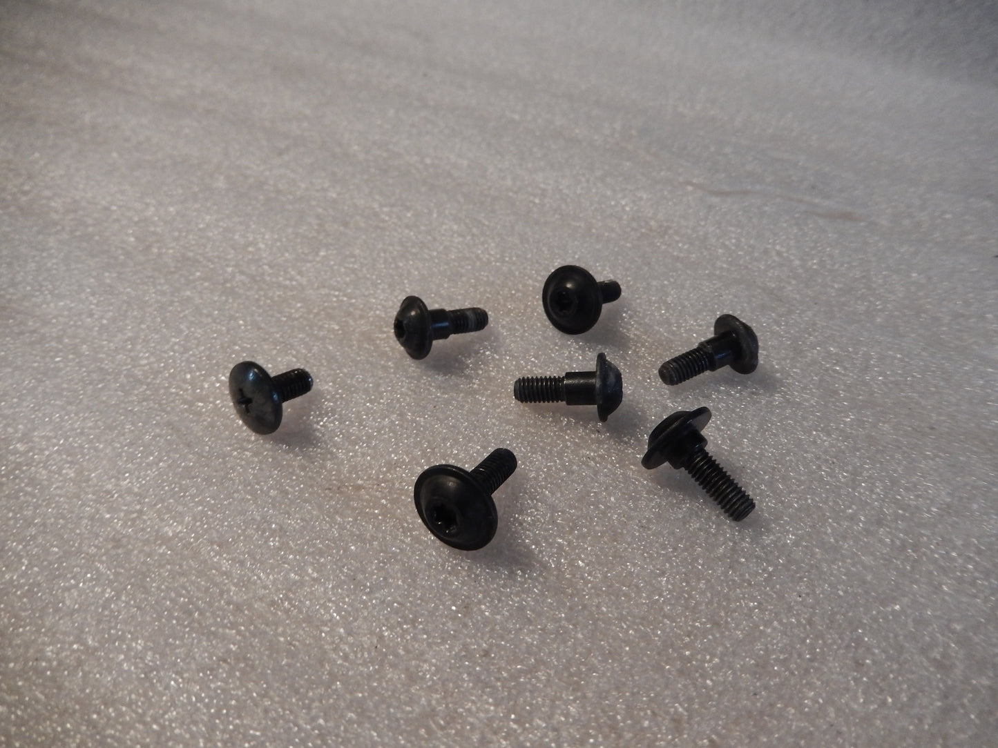 Maserati Quattroporte Front Grill Fastener Set