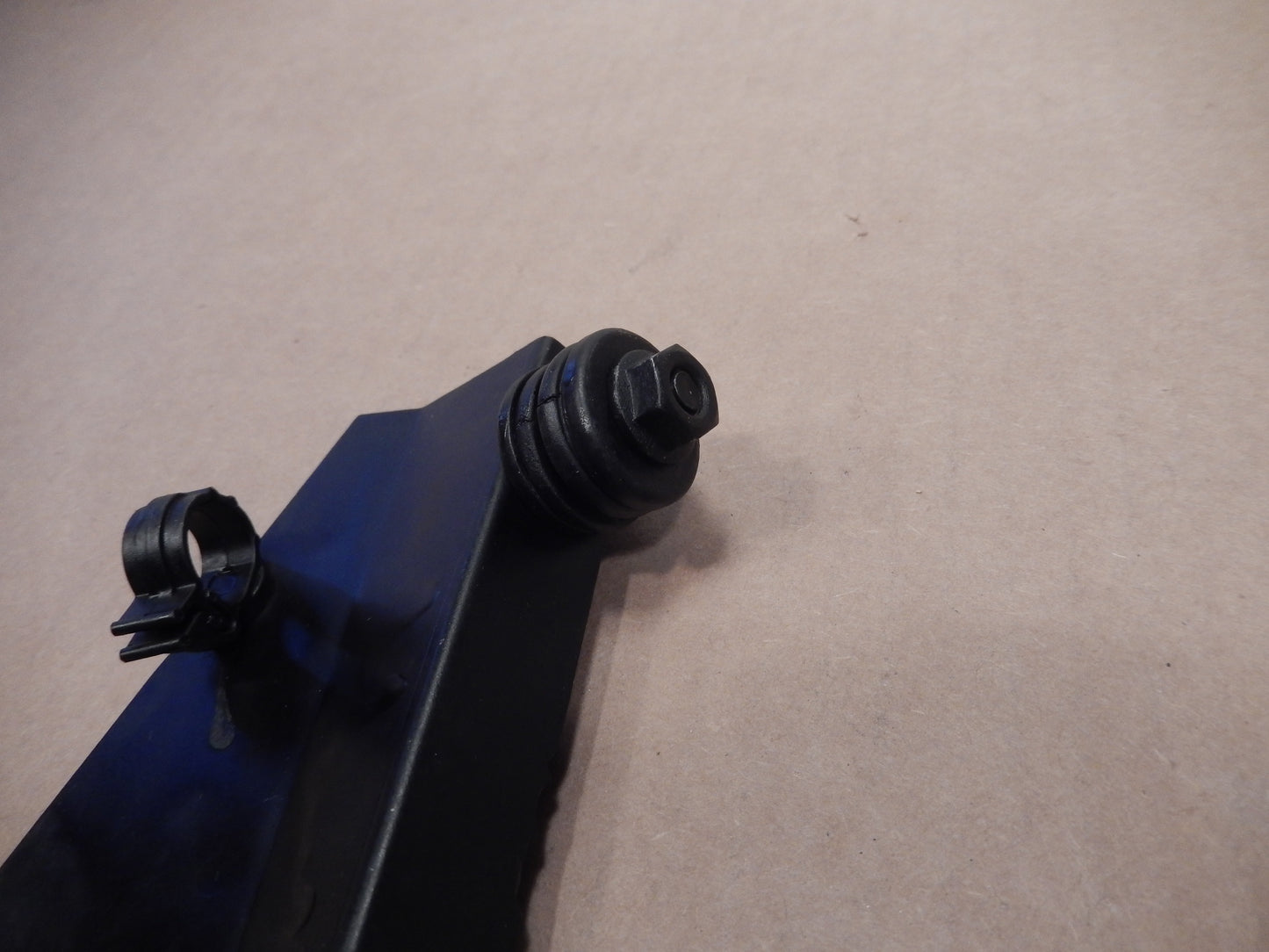 Maserati Quattroporte Engine Oil Tank Mount Bracket