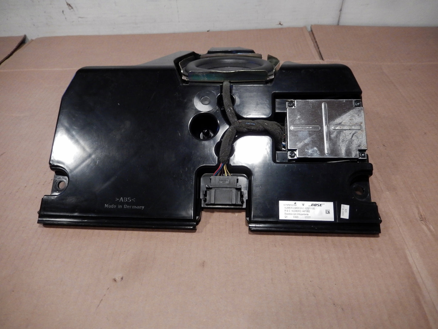 Maserati Quattroporte Front Passenger's Floor Base Speaker Box and Amp