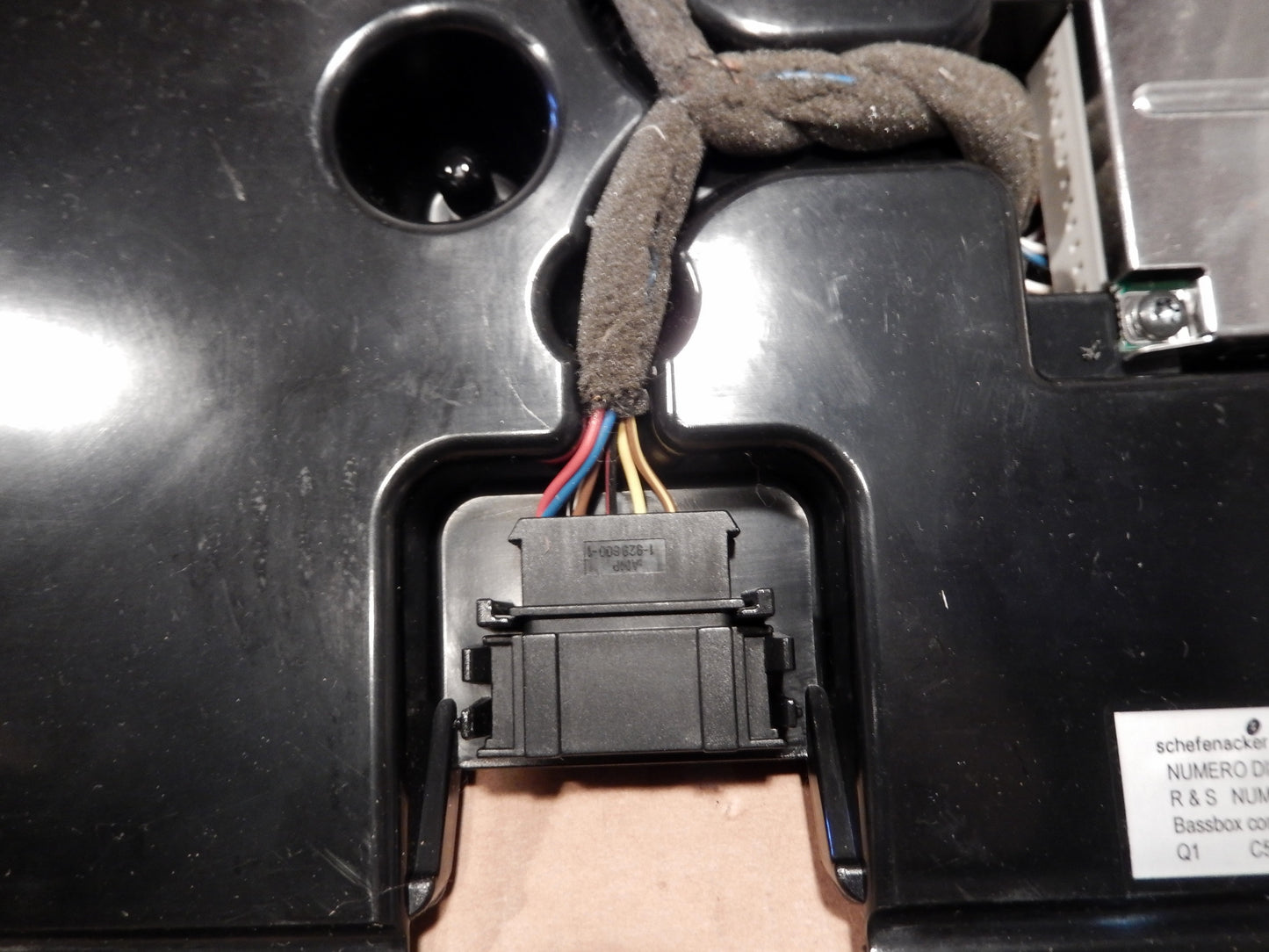 Maserati Quattroporte Front Passenger's Floor Base Speaker Box and Amp