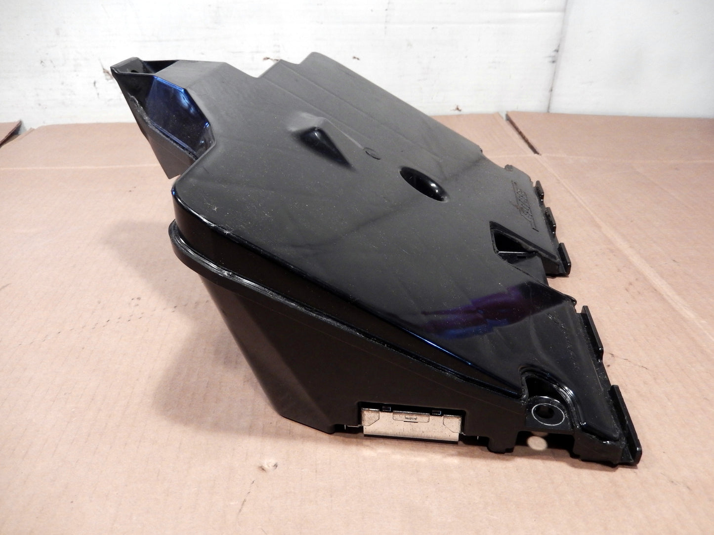 Maserati Quattroporte Front Passenger's Floor Base Speaker Box and Amp