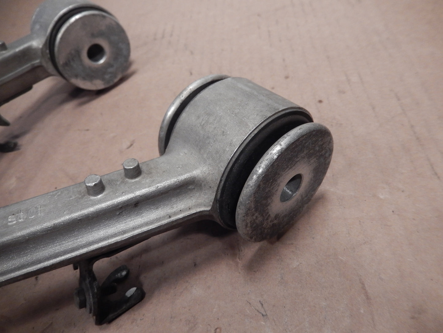 Maserati Quattroporte Front Passengers Suspension Upper A-Arm