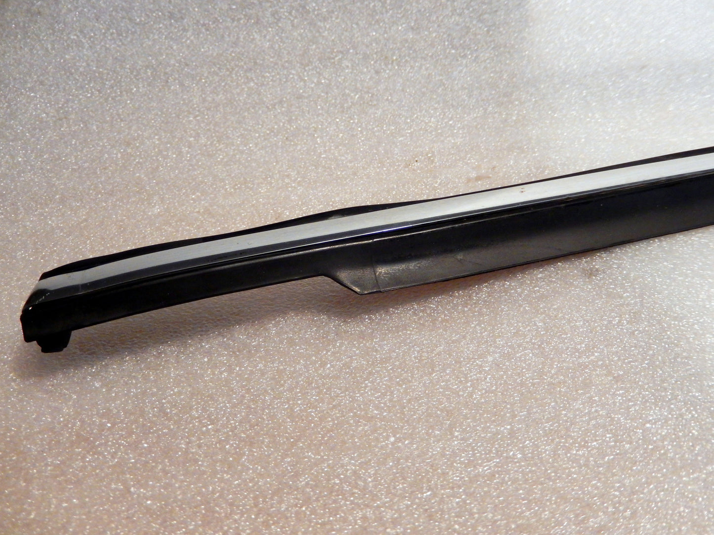 Maserati Quattroporte M139 Exterior Driver Door Window Seal and Trim
