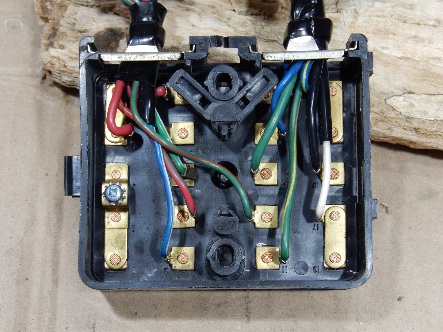 Datsun 240Z NEW, NOS Fuse Box