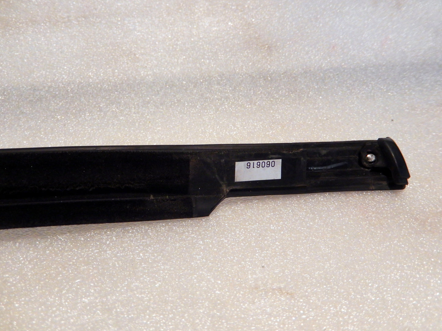 Maserati Quattroporte M139 Exterior Driver Door Window Seal and Trim