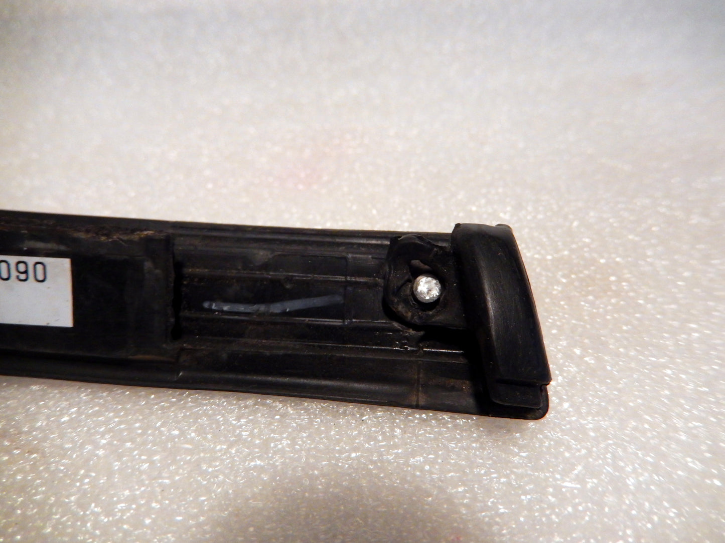 Maserati Quattroporte M139 Exterior Driver Door Window Seal and Trim
