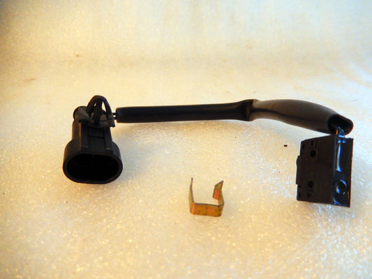 Maserati Quattroporte M139 Trunk "Unlocked" Warning Light Switch