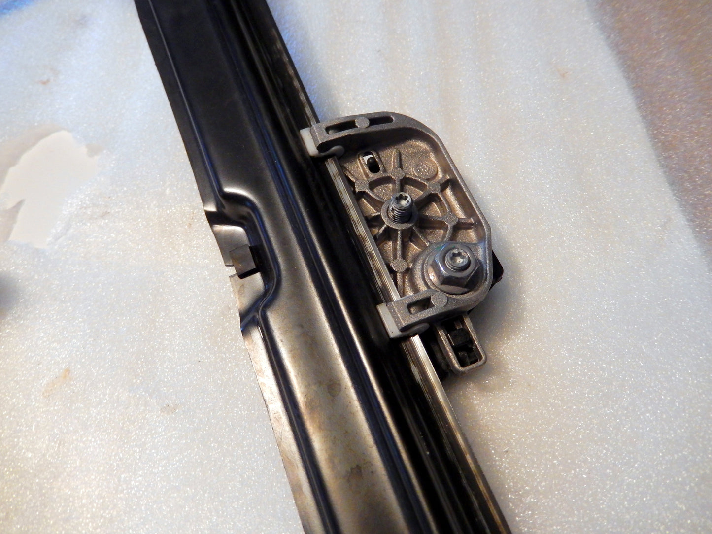 Maserati New Ghibli / Quattroporte Front Left Window Regulator