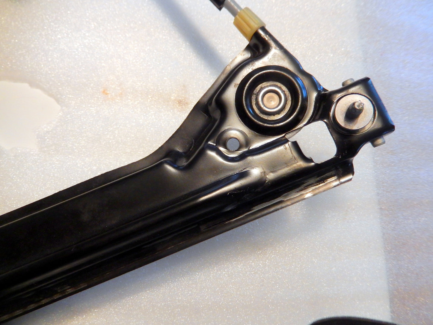Maserati New Ghibli / Quattroporte Front Left Window Regulator