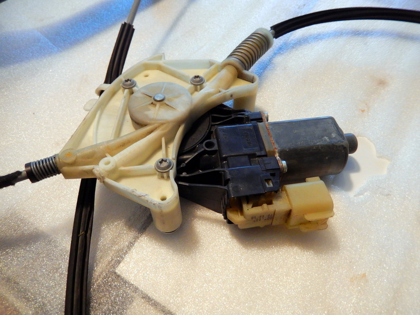 Maserati New Ghibli / Quattroporte Front Left Window Regulator