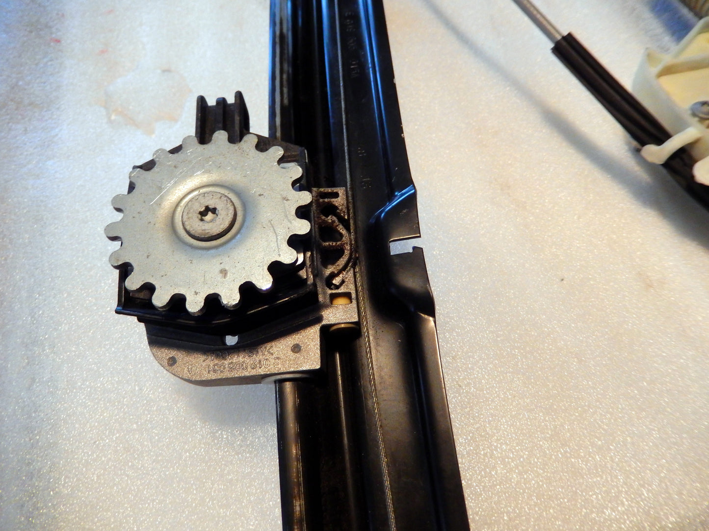 Maserati New Ghibli / Quattroporte Front Left Window Regulator