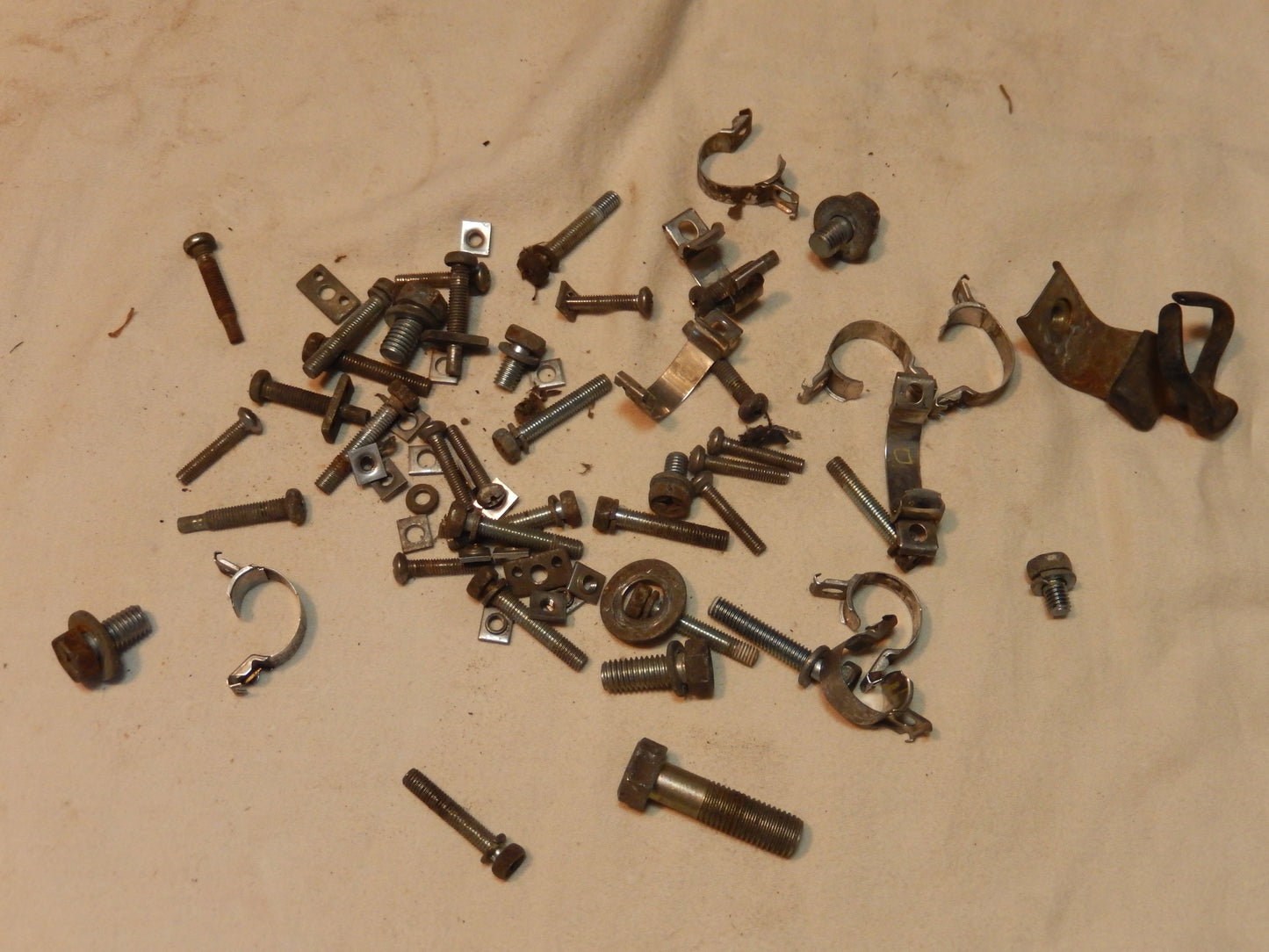 Datsun 280ZX Fuel Injector Fasteners and Parts