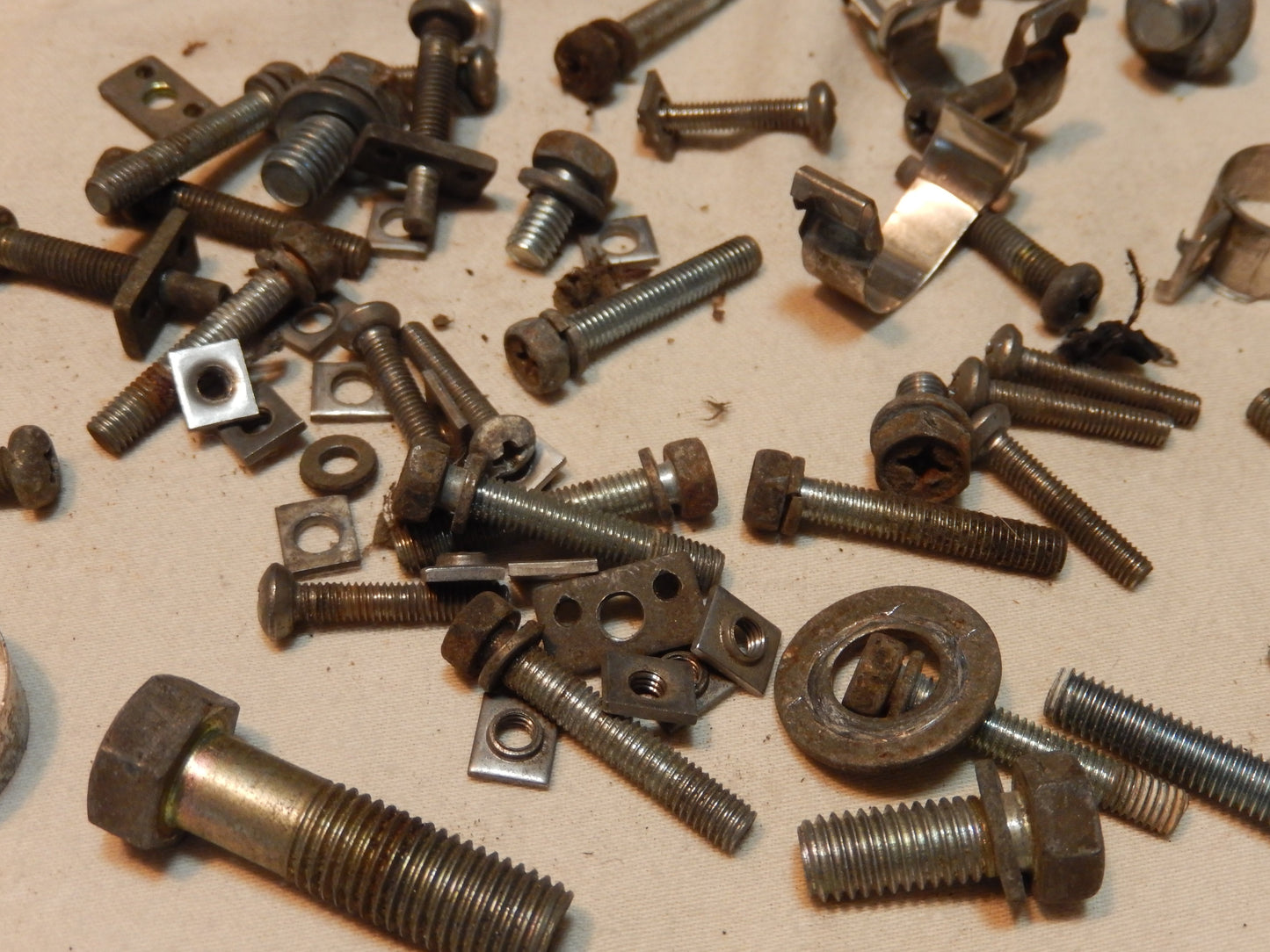 Datsun 280ZX Fuel Injector Fasteners and Parts