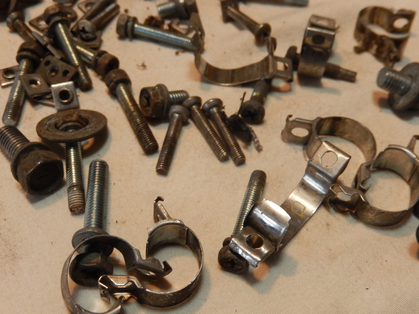 Datsun 280ZX Fuel Injector Fasteners and Parts