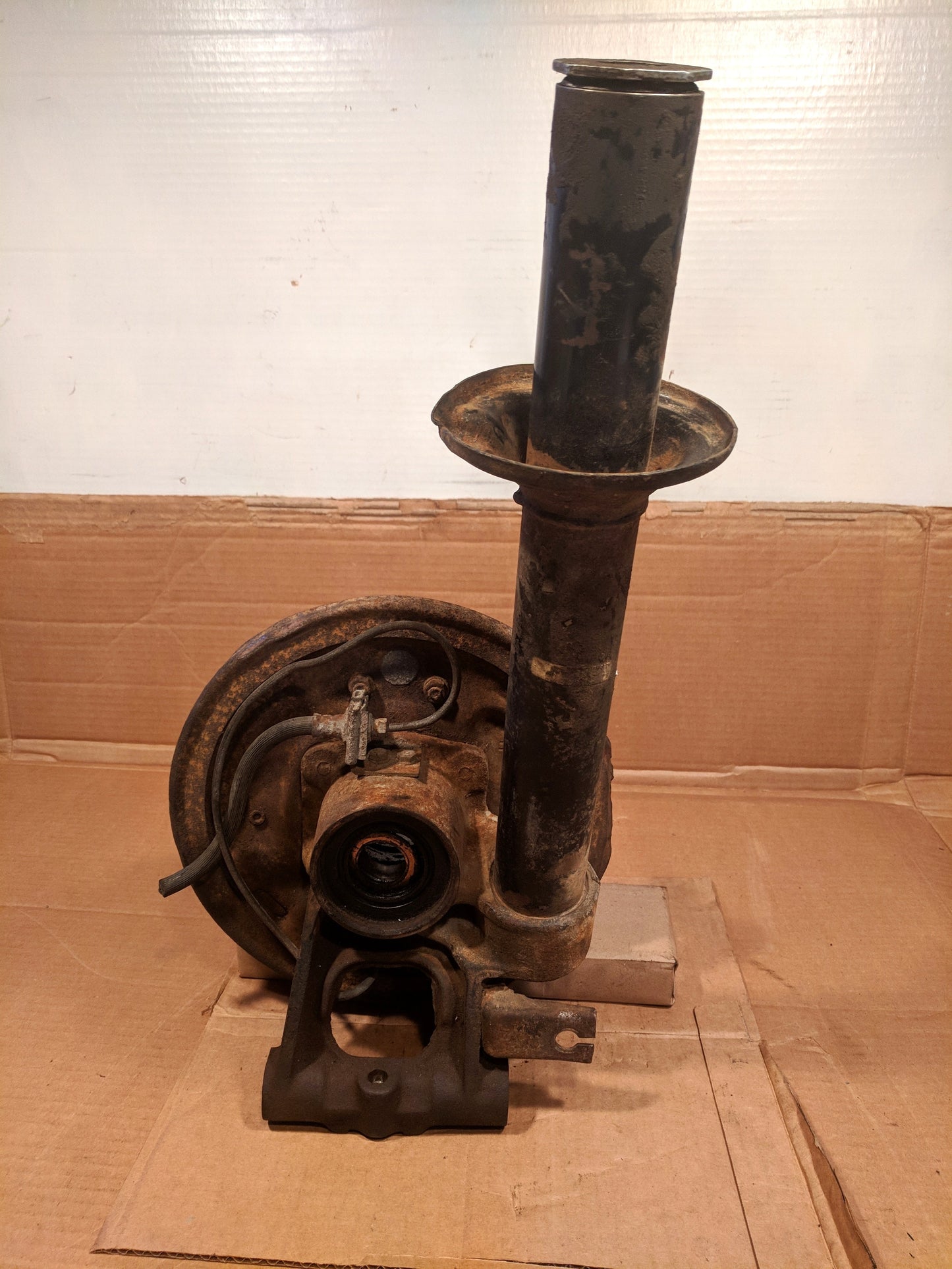 Datsun 240Z Rear Passenger's Strut and Hub Assembly