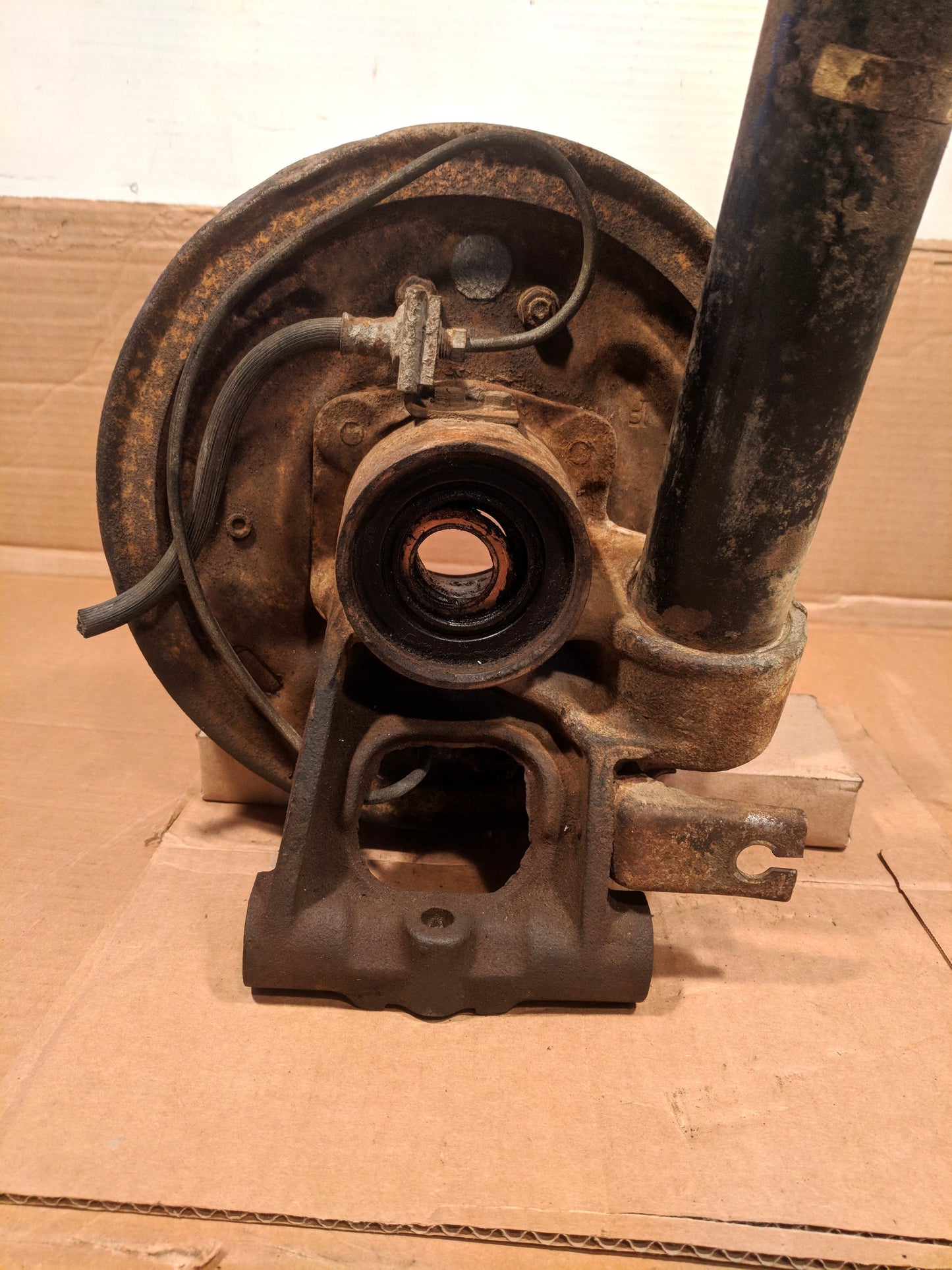 Datsun 240Z Rear Passenger's Strut and Hub Assembly