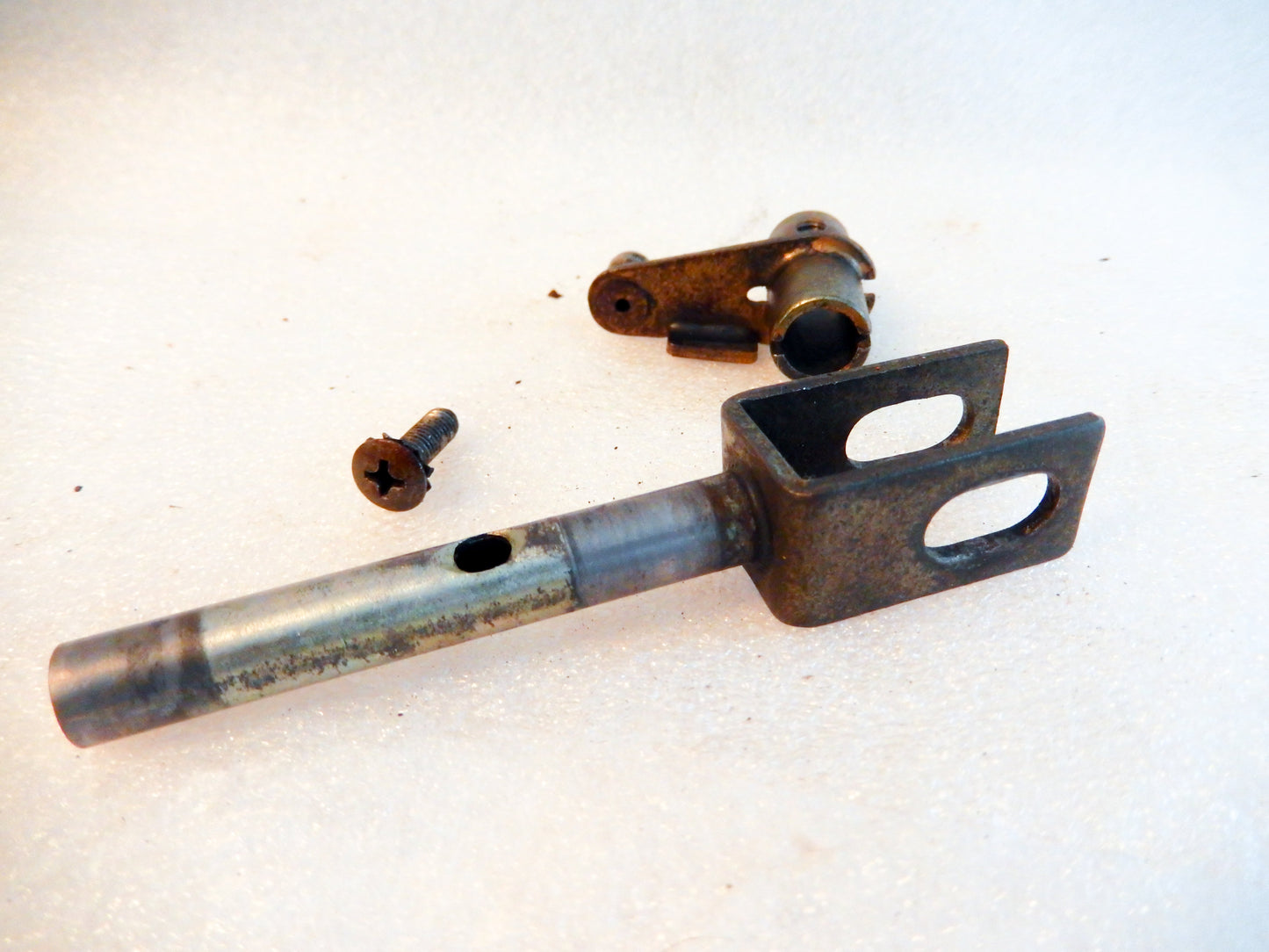 Datsun 240Z E88 Intake Manifold Throttle Lever Assembly