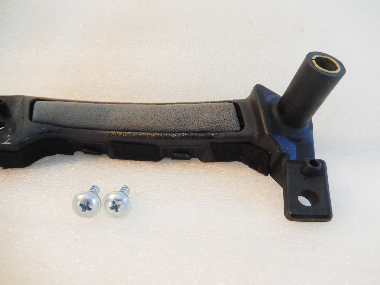 Maserati Quattroporte M139 Front Passenger Door Grab Handle Mount Post